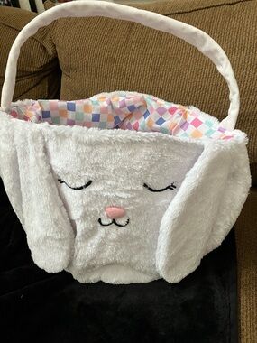 Plush jumbo size bunny storage basket NWT
